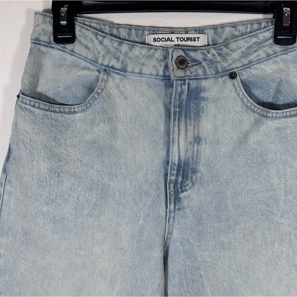 Social Tourist Ultra High Rise Wide Leg Light Wash Size 4 - Picture 3 of 5